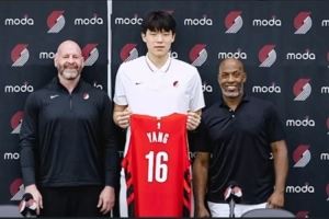 考察了两年!克罗宁:23-24赛季开始就看杨瀚森每场比赛的集锦