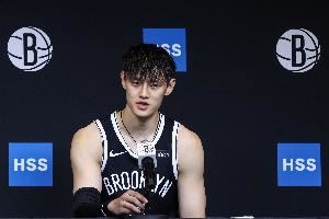 无缘首秀!篮网17人轮换&最多领先40+ 曾凡博却仍然没有得到机会