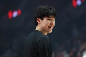 拿下！🚗杨瀚森考到了驾照 买了一台二手宝马X5！