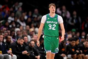  Shams：弗拉格过去48小时一直身体不适 拇指和肩膀也一直有伤